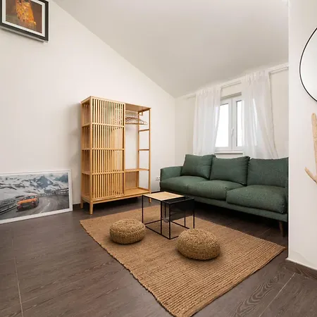 Isabella * مالينسكا