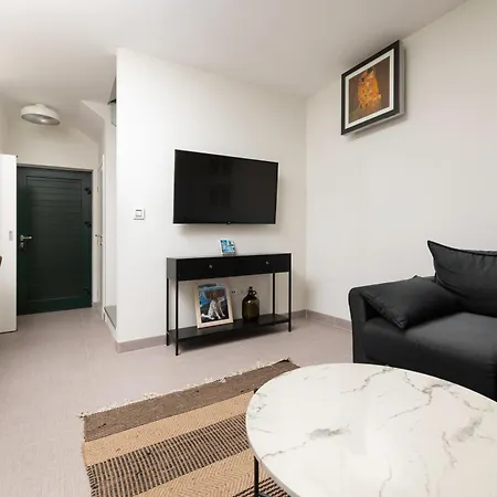 Isabella * مالينسكا